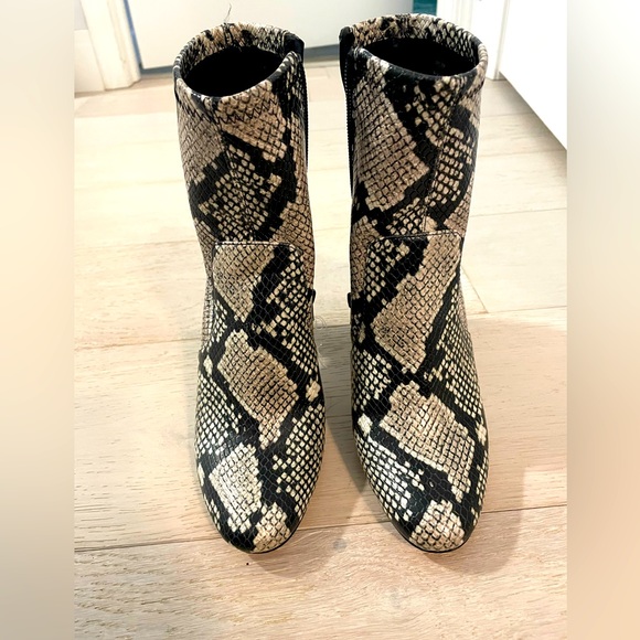 Aldo Snakeskin Booties - Picture 1 of 4